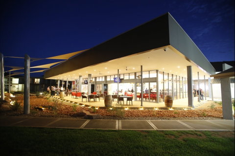 Crowne Plaza Alice Springs Lasseters - Accommodation Perth 1