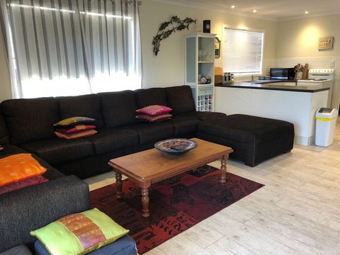 Flutterby's Beach Retreat Preston Beach - Accommodation Perth 0
