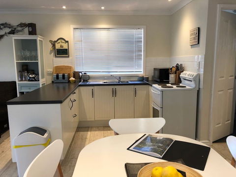 Flutterby's Beach Retreat Preston Beach - Accommodation Perth 1