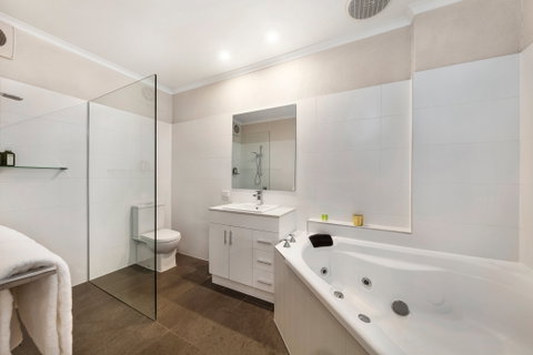 Moonlight Bay Apartments - Accommodation Perth 1