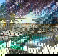 Must Love Dogs BB and Self-Contained Cottage - Perth Resorts