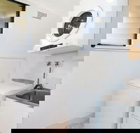 Newcastle Short Stay Apartments - Flagstaff Apartment - Accommodation Perth