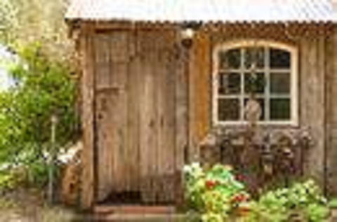 Red Tractor Retreat - Accommodation Perth 0