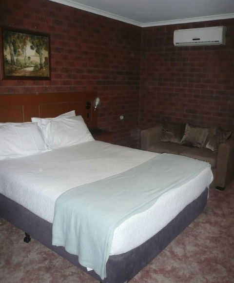 Sportsman Inn Motel - Accommodation Perth 1