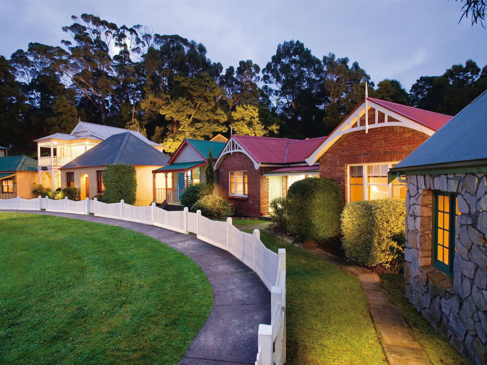 Strahan TAS Perth Resorts