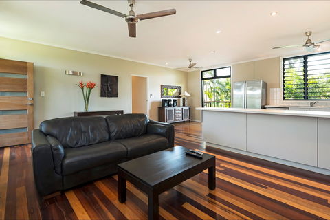 Villa Frangipani - Perth Resorts 1