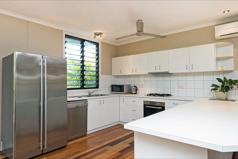 Villa Frangipani - Perth Resorts 2