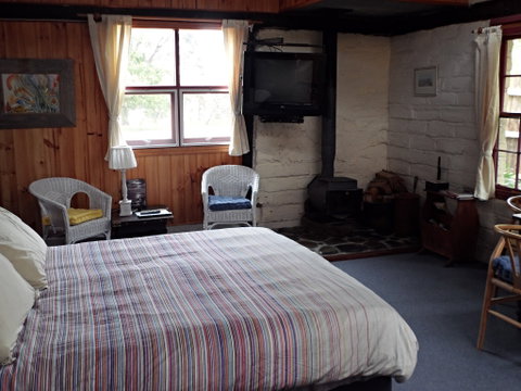 Woolly Butt Bungalow - Accommodation Perth 1