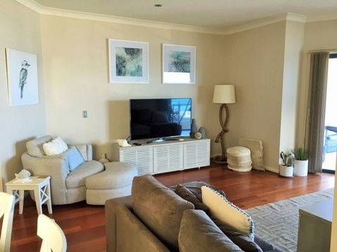 A Point Of View - Accommodation Perth 2