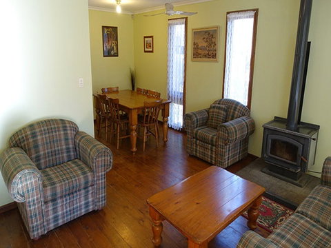 Arch Cottage - Accommodation Perth 2
