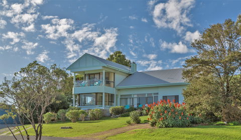 King Of North Bay - Accommodation Perth 0