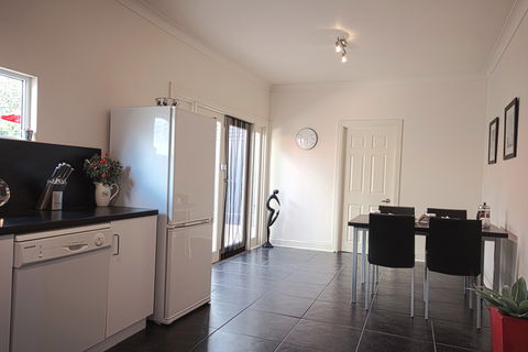 Lottes Cottage - Perth Resorts 2