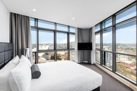Meriton Suites Church Street, Parramatta - Accommodation Perth 1
