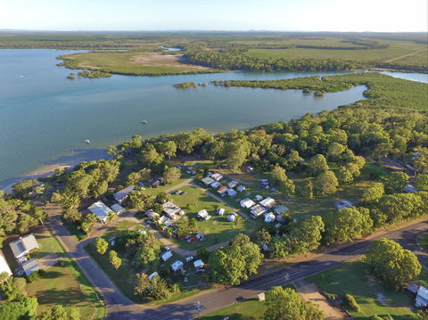 Poona Palms Holiday Park - Accommodation Perth 0