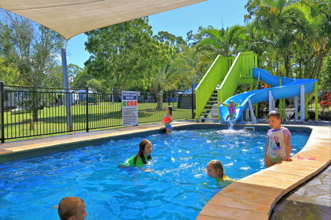 Poona Palms Holiday Park - Accommodation Perth 1