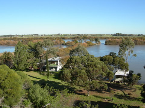 Rivers Edge Caravan Park - Accommodation Perth 2