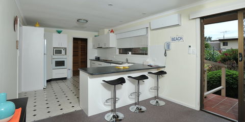 Seaview's Holiday House - Accommodation Perth 1