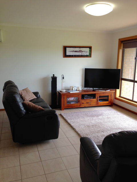 Springs Beach House - Accommodation Perth 0