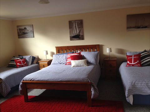 Springs Beach House - Accommodation Perth 1