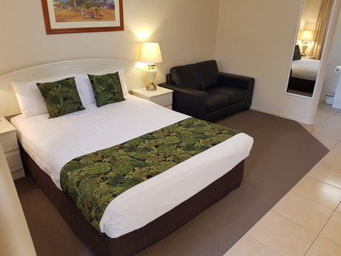 The Palms Motel Chinchilla - Accommodation Perth 0