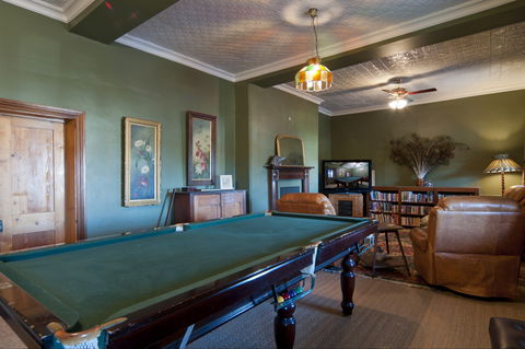 The Coffee Palace - Accommodation Perth 2