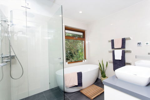 Woodbury House - Accommodation Perth 0