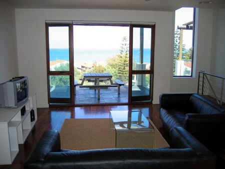 Guadalupe Hill - Accommodation Perth 2