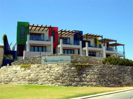 Guadalupe Hill - Accommodation Perth 3