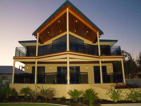 Nautica Lodge - Accommodation Perth 0
