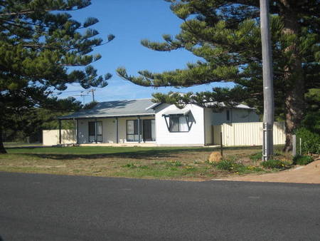 Busselton Beachfront - Accommodation Perth 0