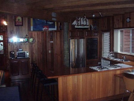 Arrawarra Lodge - Accommodation Perth 3
