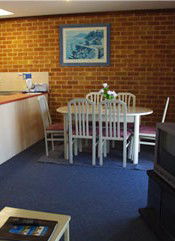 Almare Tourist Motel - Accommodation Perth 3