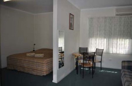 Back Obourke Accommodation - Perth Resorts 0