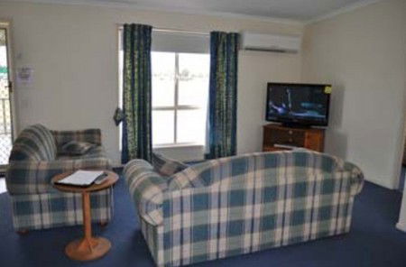 Back Obourke Accommodation - Perth Resorts 1