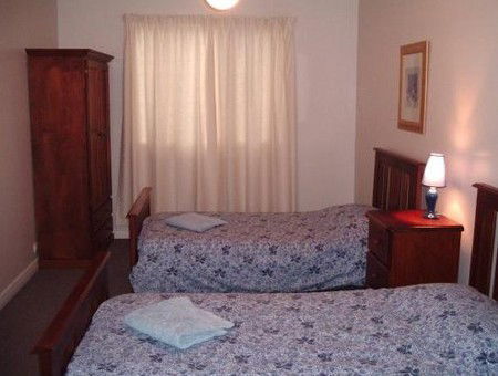 About Town Cottages - Accommodation Perth 2