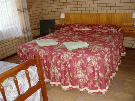 Clovelly Holiday Units - Perth Resorts 5