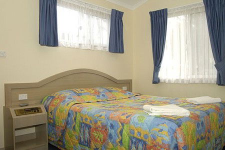 Berrara Beach Holiday Chalets - Accommodation Perth 3