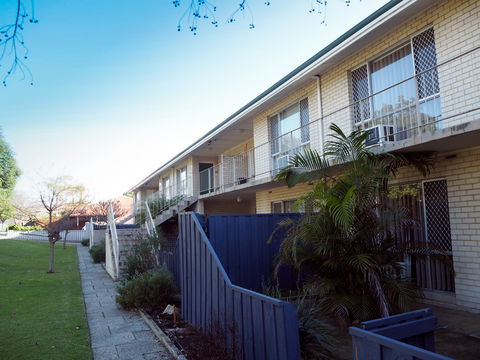Budget Apartments Como South Perth - Accommodation Perth 1