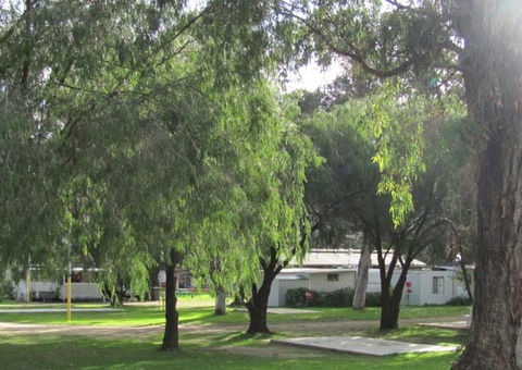 Lake Clifton Caravan Park - Accommodation Perth 2