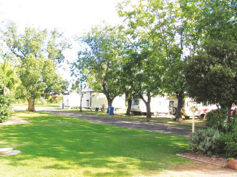 Poplars Caravan Park - Open For Essential Travel Only - Accommodation Perth 0