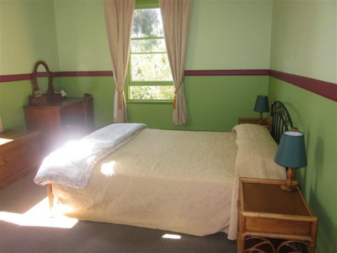 Settlers Arms Hotel - Accommodation Perth 1