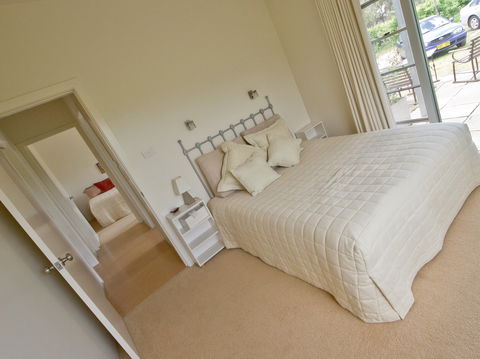Tinnies At Back Creek Vineyard - Accommodation Perth 0