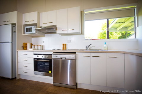 Wine Country Cottage - Accommodation Perth 2