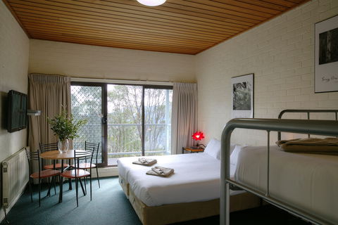 Cedarwood Apartments - Accommodation Perth 2