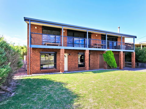 Century 21 SouthCoast: Beach House At Moana - Accommodation Perth 1