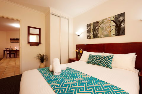 Coffee House Apartment Motel - Perth Resorts 0