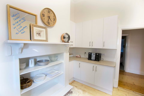Doreen's - Accommodation Perth 2