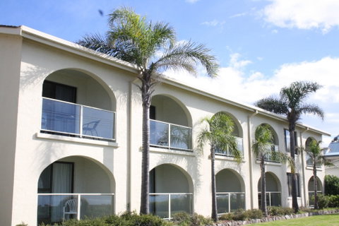 Edgewater Gardens - Accommodation Perth 1