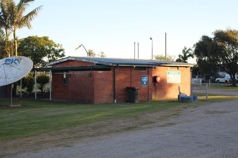 Grafton Greyhound Racing Club Caravan Park - Accommodation Perth 0