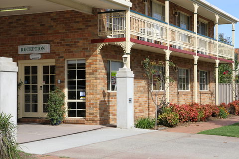 Grand Manor Motor Inn - Accommodation Perth 0